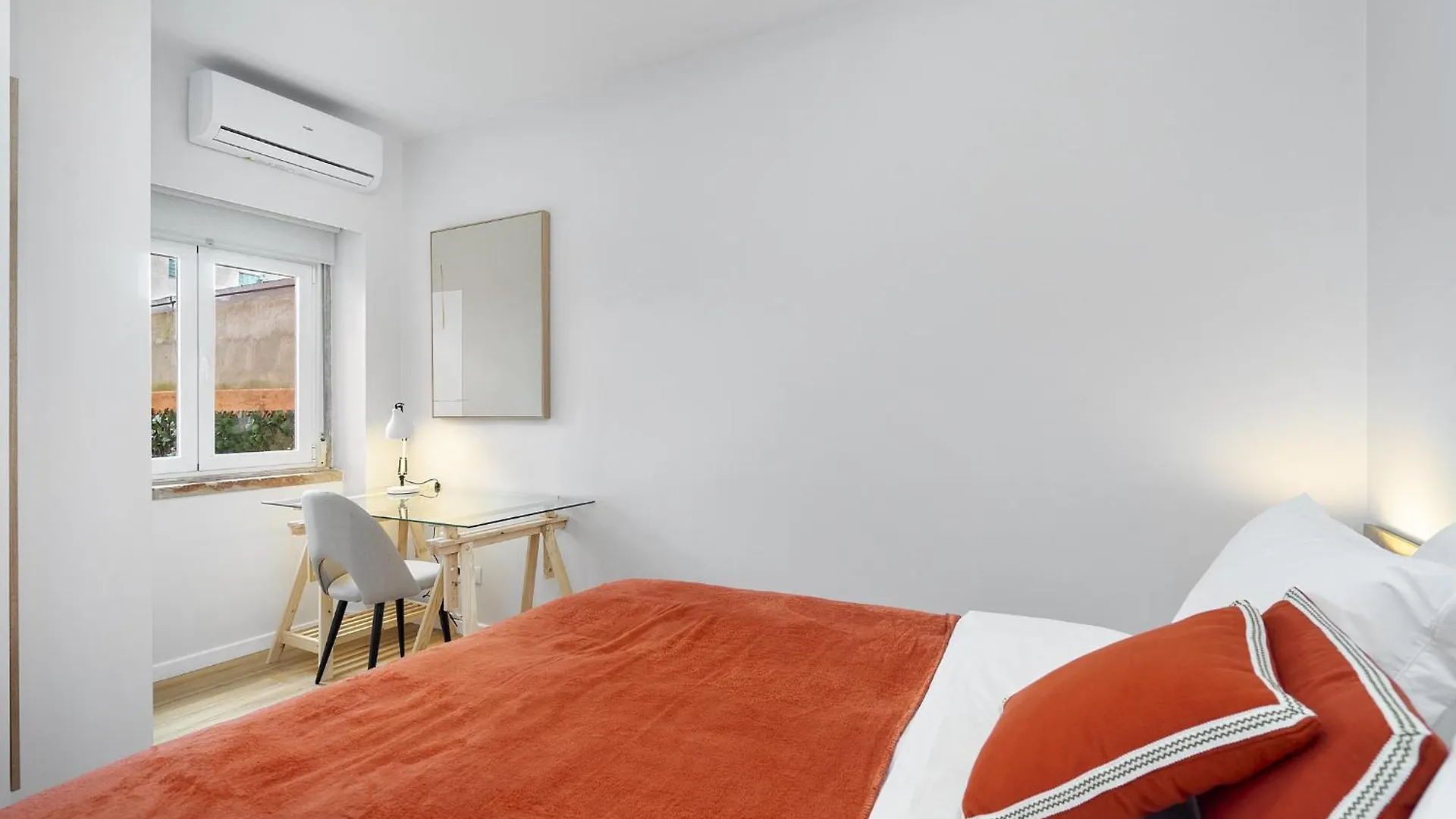 Cozy Apartment In Lisbon By Soulplaces